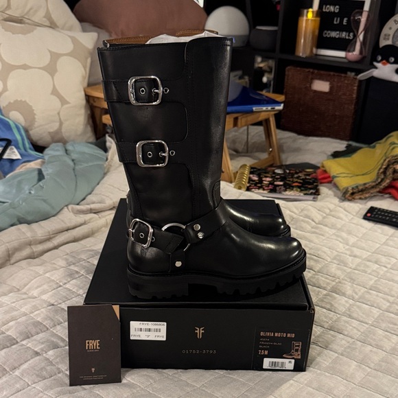 NWT New with Box Frye Olivia Moto Mid Black Leather Buckle Boots